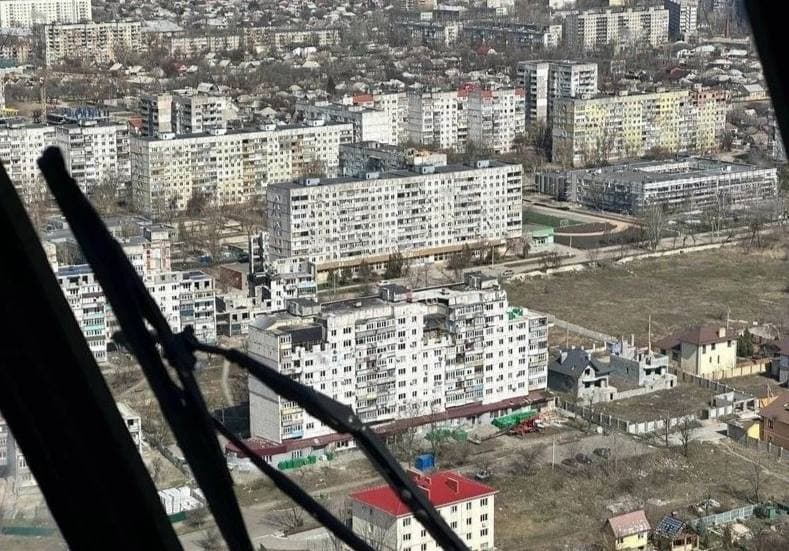 Міськрада показала, як виглядає зруйнована окупантами Лівобережжя Маріуполя (фото)