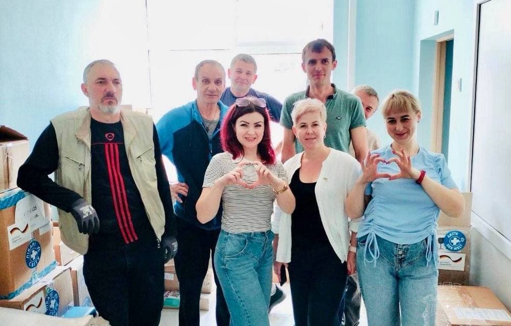 Медичне обладнання та меблі доставили до Покровська гуманітарною допомогою (фото)