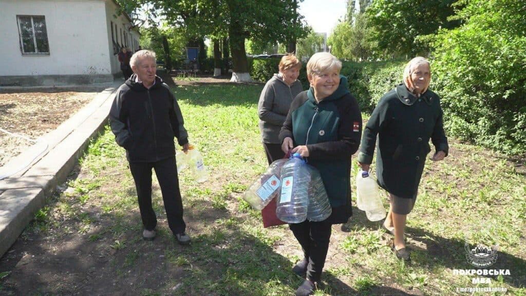 Покровська МВА спільно з благодійниками розширює доступ до питної води в старостинських округах (фото)