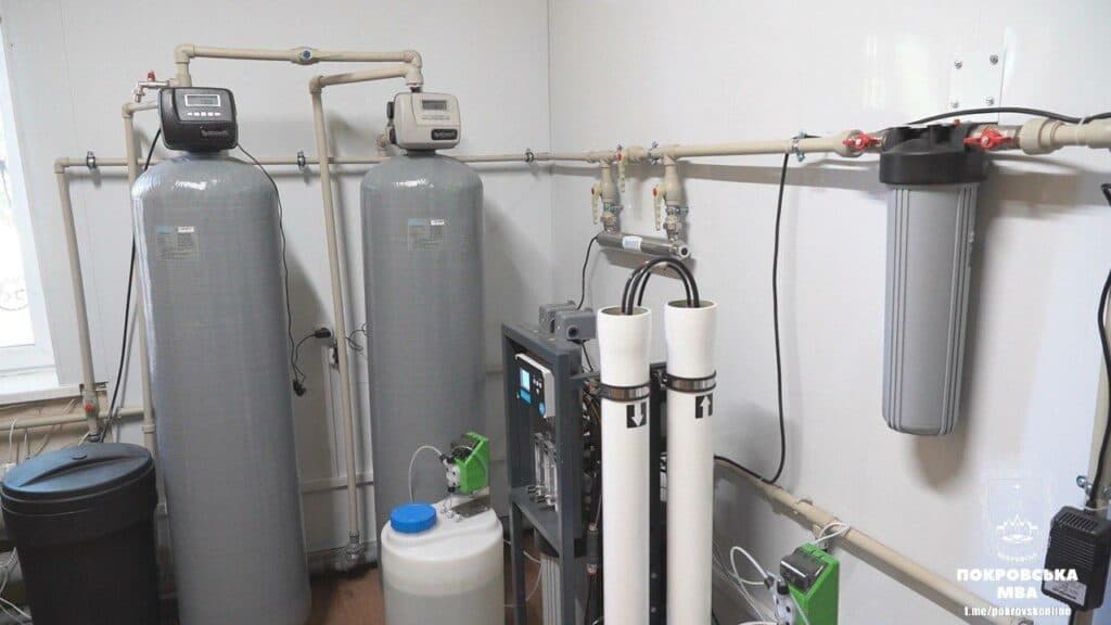 Покровська МВА спільно з благодійниками розширює доступ до питної води в старостинських округах (фото)