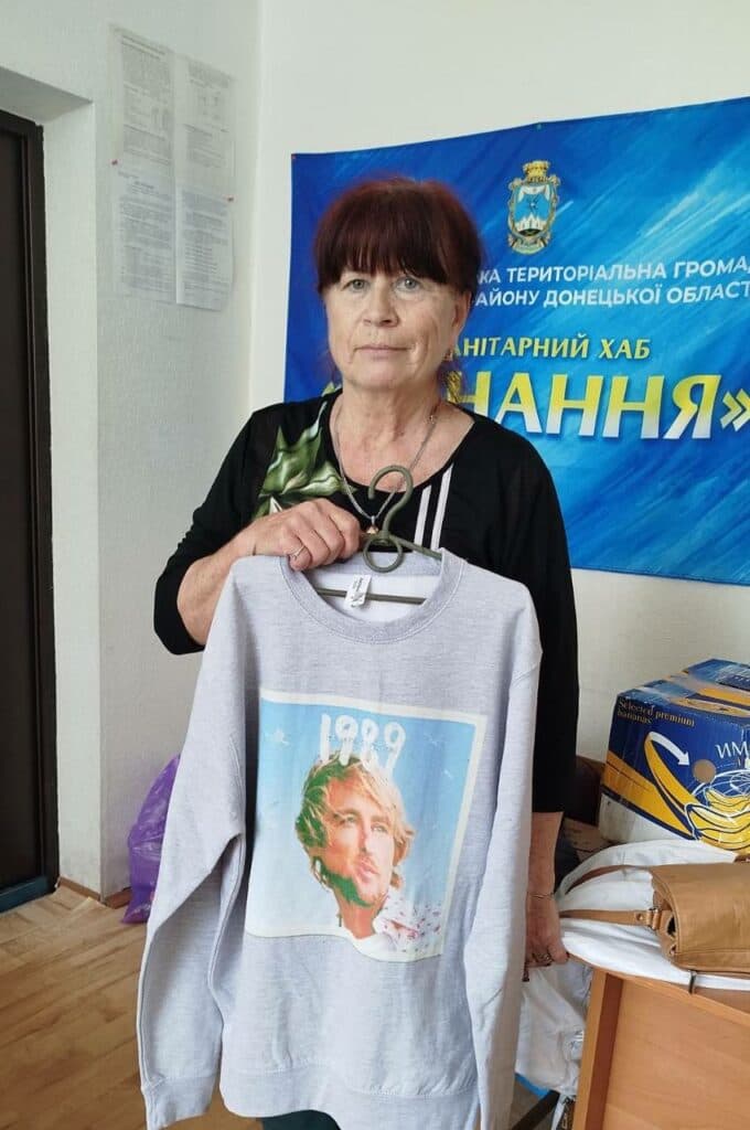 У Покровську поповнили "Соціальну Шафу" безкоштовних речей