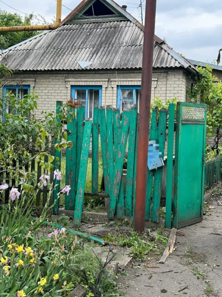 Загарбники вдарили по Селидовому авіабомбою (фото)