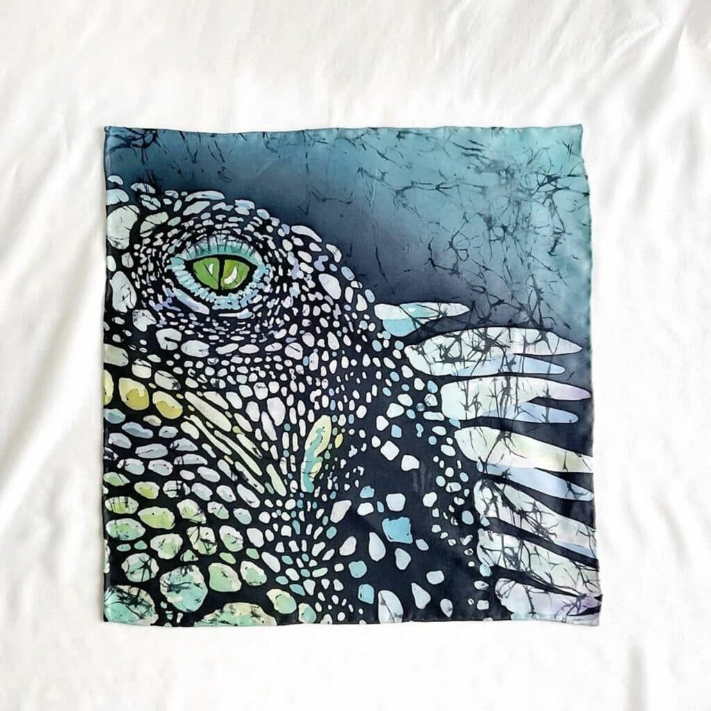 донеччанка створює розписні шовкові вироби в Ірпені