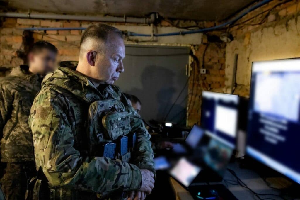 У зв’язку з ускладненням ситуації на cході України Сирський працює на Харківщині (фото)