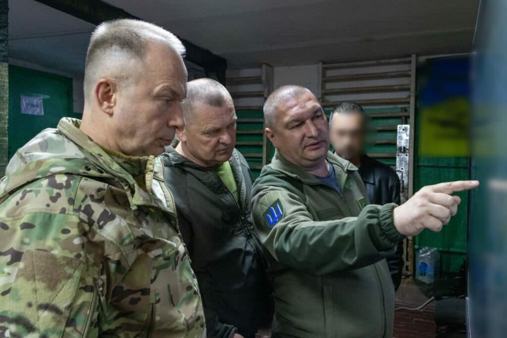 У зв’язку з ускладненням ситуації на cході України Сирський працює на Харківщині (фото)