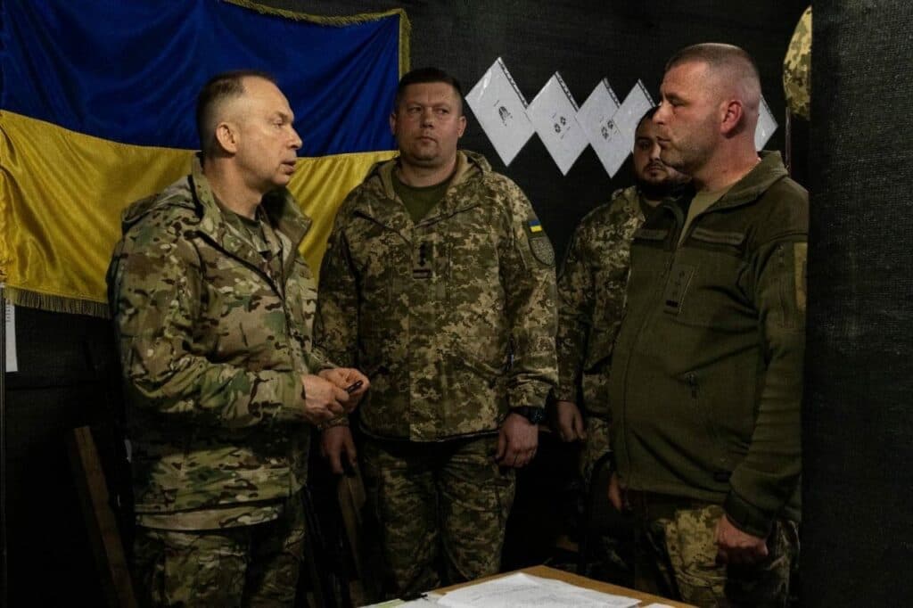 У зв’язку з ускладненням ситуації на cході України Сирський працює на Харківщині (фото)