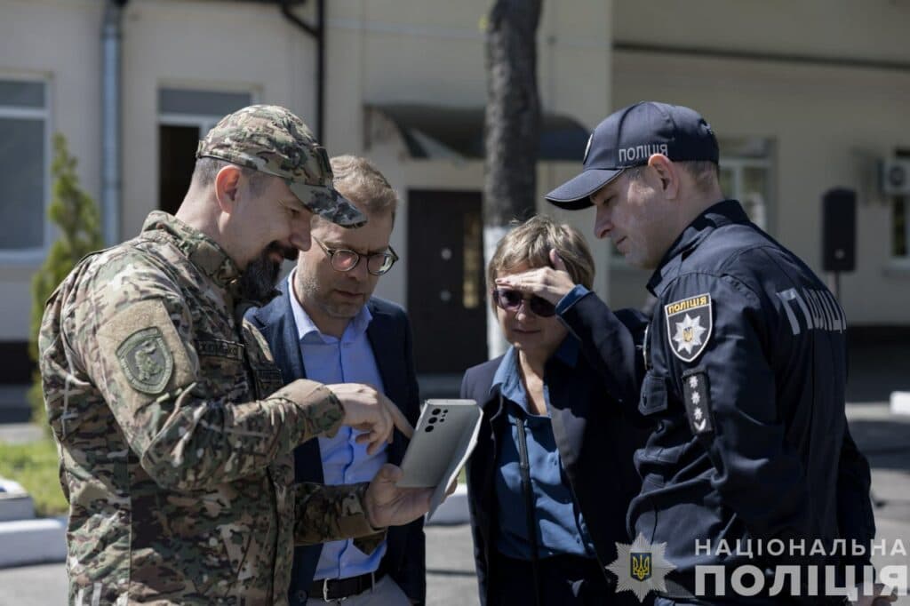 допомога поліції 3