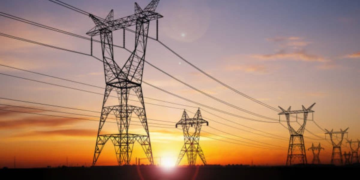 електроопори на заході сонця