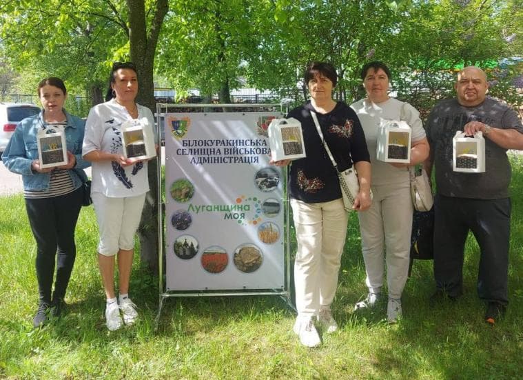 паски переселенцям з Луганщини