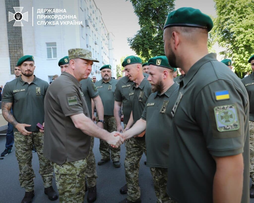 Міністр внутрішніх справ вручив державні нагороди прикордонникам Донеччини і Луганщини (фото)