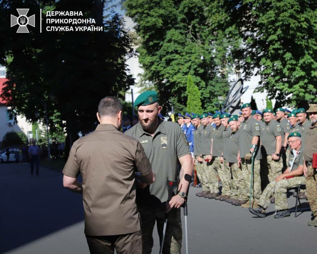 Міністр внутрішніх справ вручив державні нагороди прикордонникам Донеччини і Луганщини (фото)