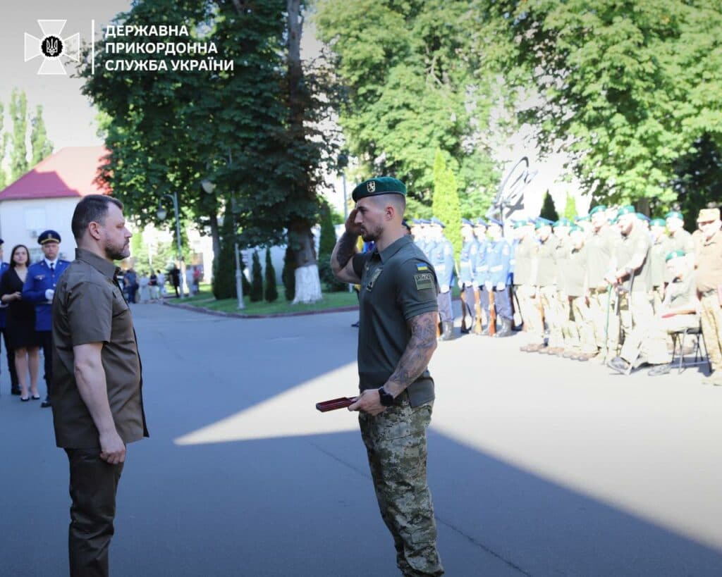 Міністр внутрішніх справ вручив державні нагороди прикордонникам Донеччини і Луганщини (фото)