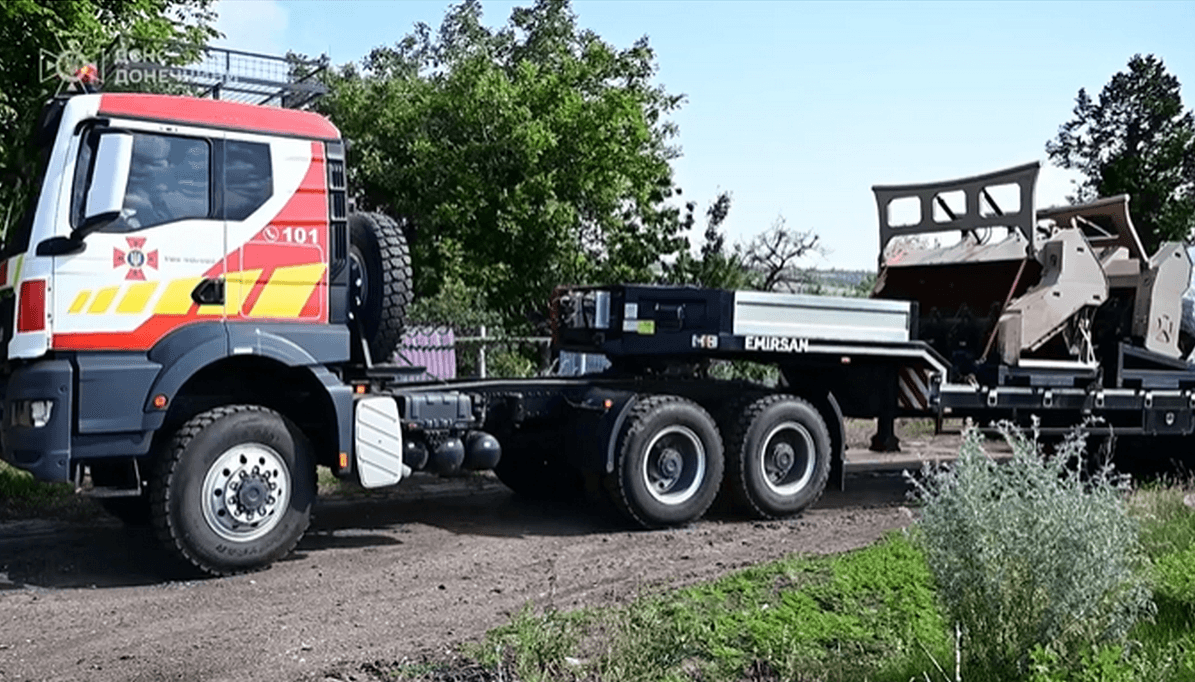 Для прискорення розмінування полів на Донеччині піротехніки використовують машину механізованого розмінування GSC-200 (відео)