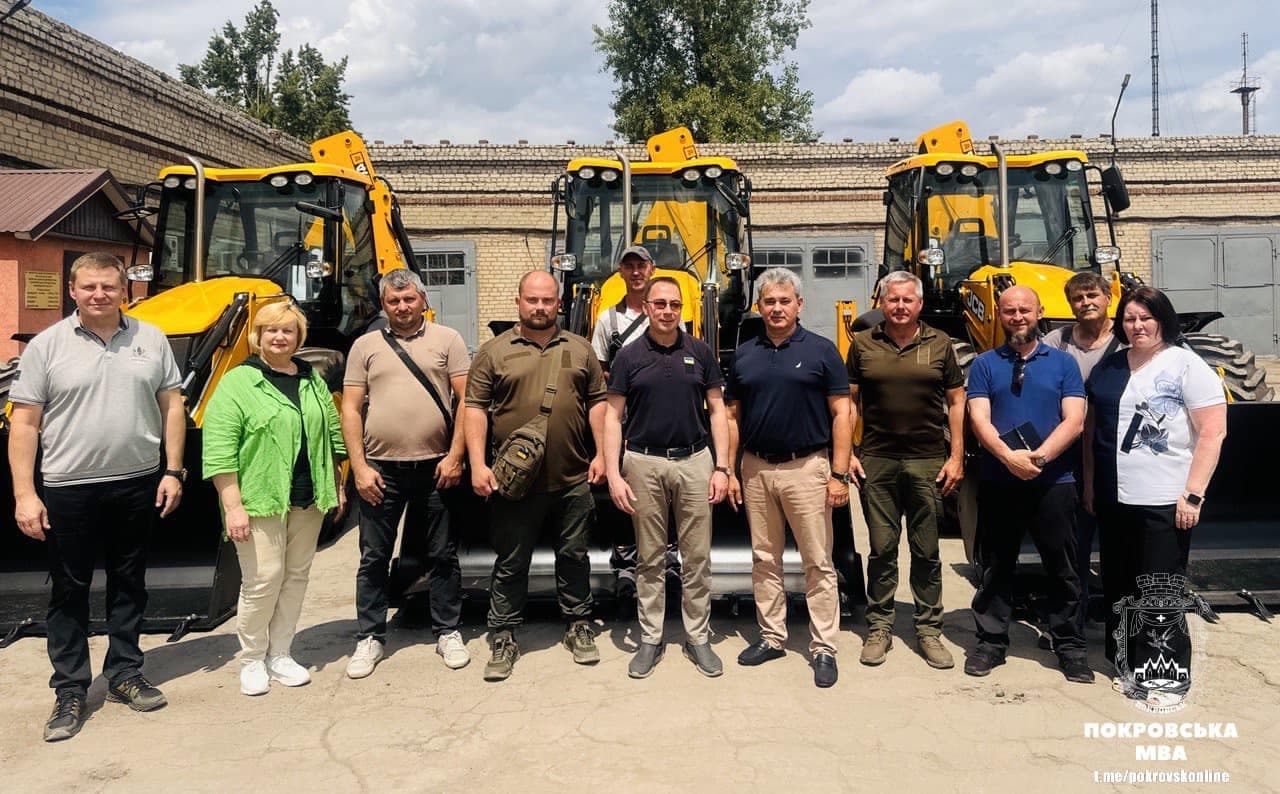 Донецькою ОВА було прийняте рішення про закупівлю техніки для прибирання сміття на території Донеччини