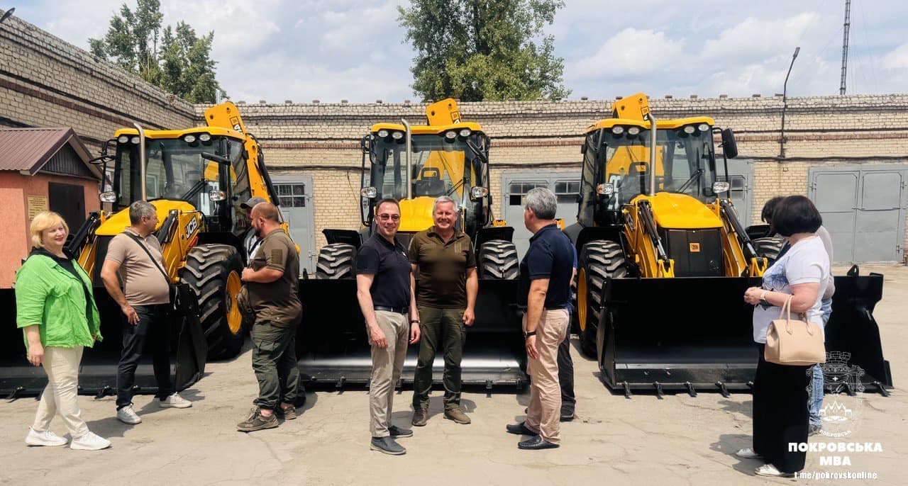 Донецькою ОВА було прийняте рішення про закупівлю техніки для прибирання сміття на території Донеччини