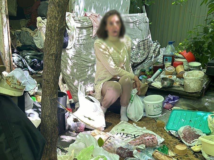 У Києві затримали жінку, яка могла пошкодити могили загиблих захисників України