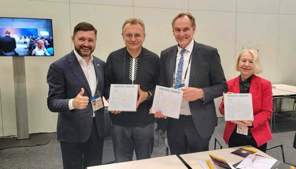 На Ukraine Recovery Conference розповіли про проєкт збереження громади "Я — Маріуполь" та план відновлення міста