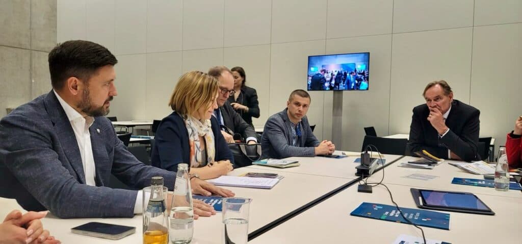 На Ukraine Recovery Conference розповіли про проєкт збереження громади "Я — Маріуполь" та план відновлення міста