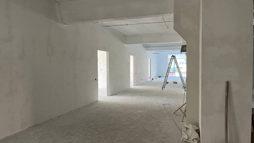 У Києві проходить ремонт під майбутній медичний спеціалізований хаб для маріупольців (фото)