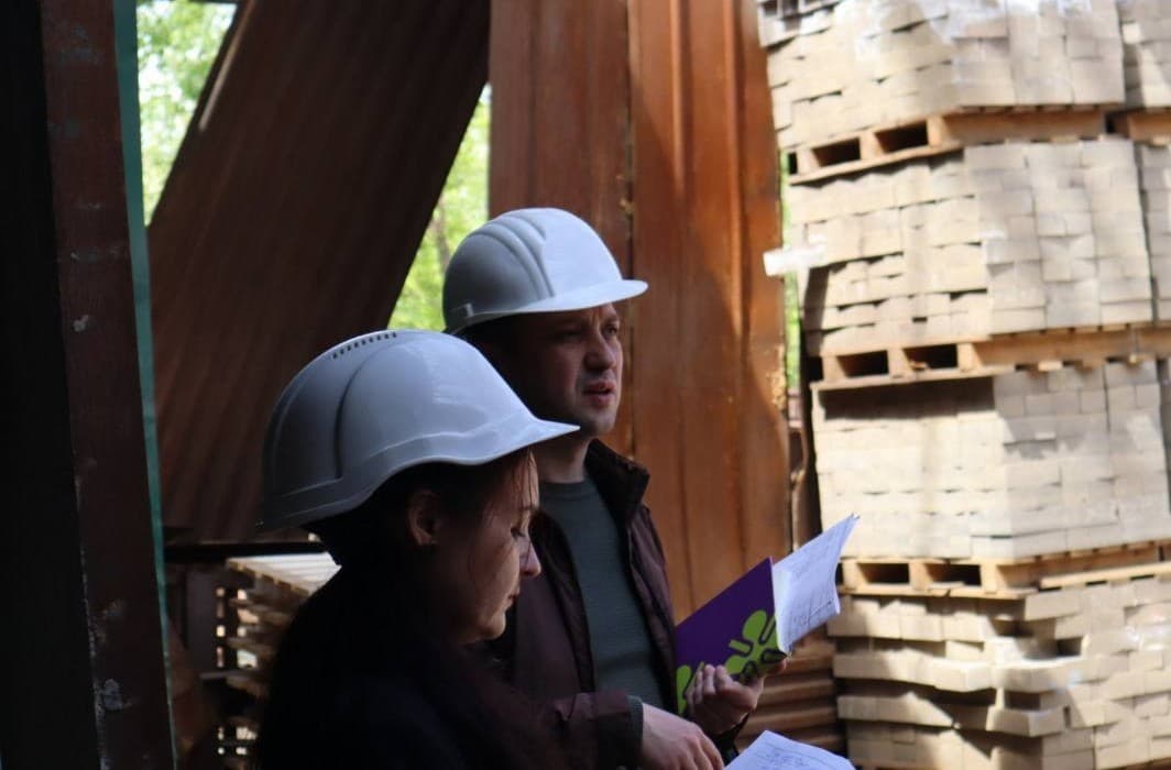 У Покровській громаді власники зруйнованих від ворожих обстрілів будинків отримали сертифікати на понад 47 мільйонів гривень