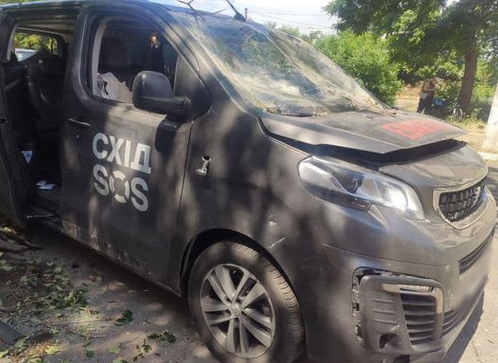 Екіпаж "Схід SOS" потрапив під обстріл окупантів під час евакуації жителів Торецька