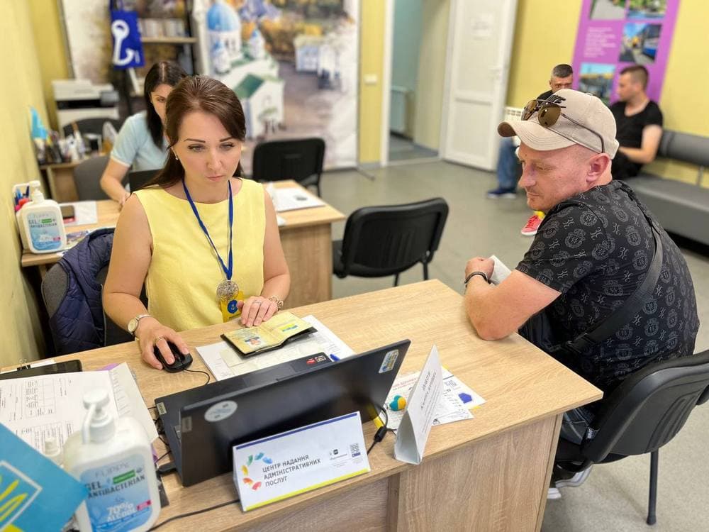 Понад 600 військовозобов’язаних маріупольців оновили данні через центри "Я — Маріуполь"