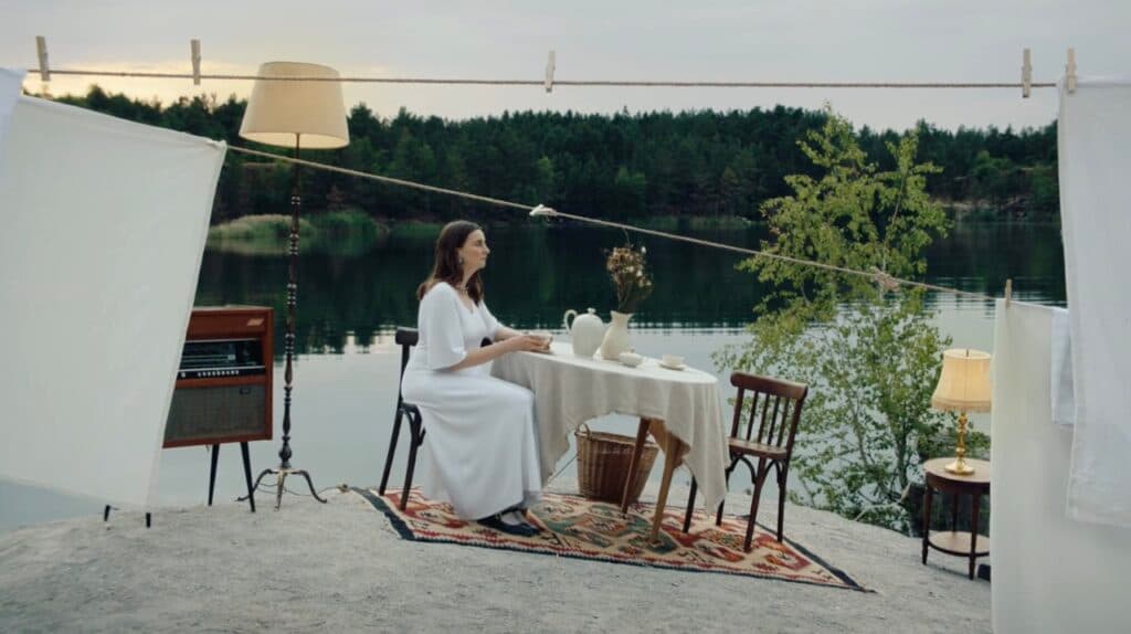 кампанія Helping to Leave