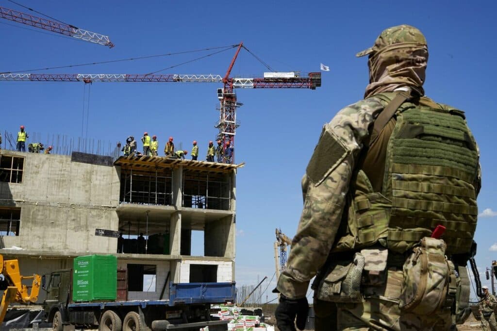 окупанти змінюють демографічну ситуацію