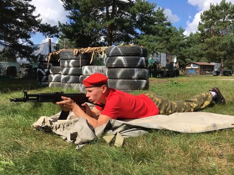 окупація літні табори діти