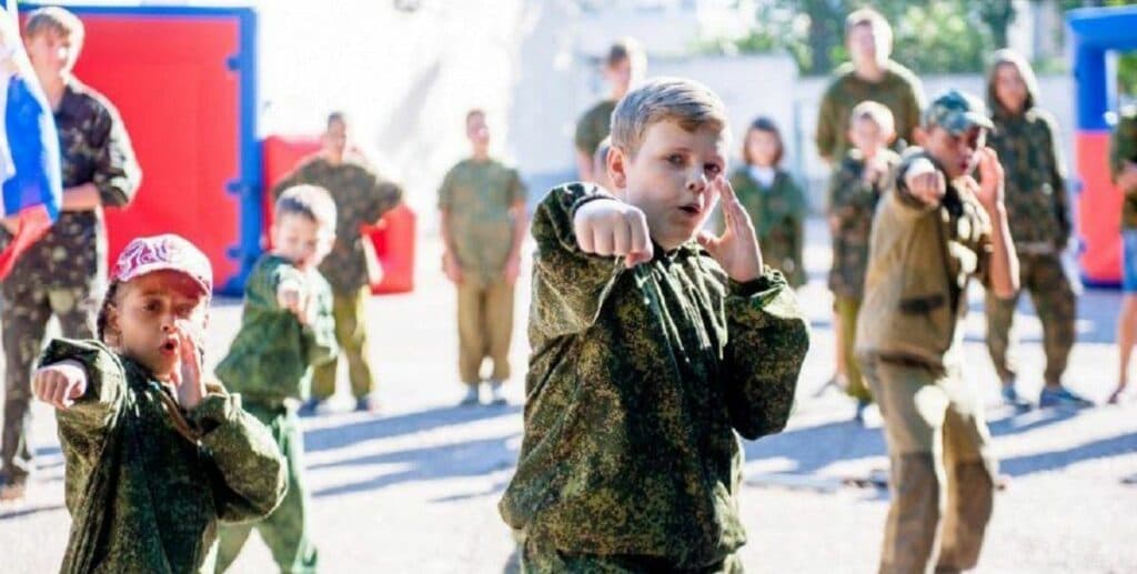 окупація літні табори діти