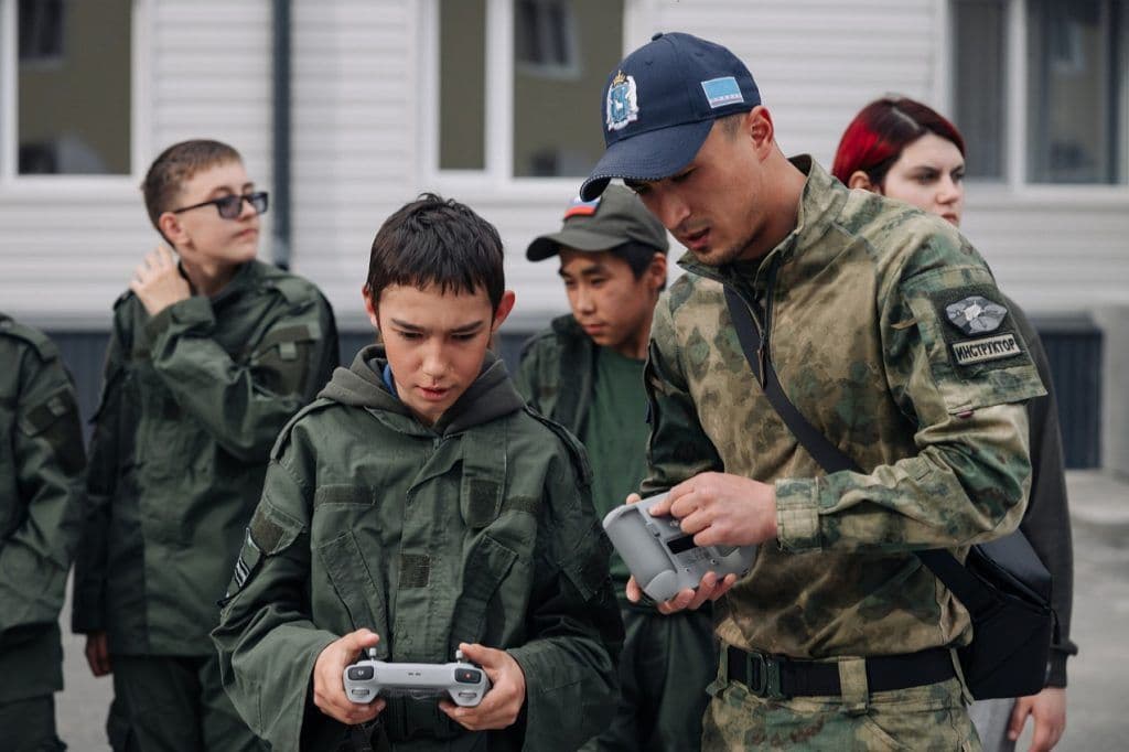 окупація літні табори діти