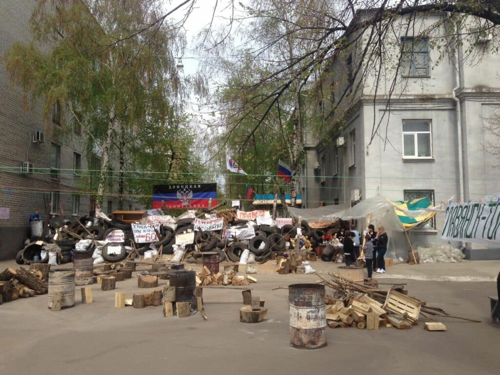 Барикади окупантів у Словʼянську