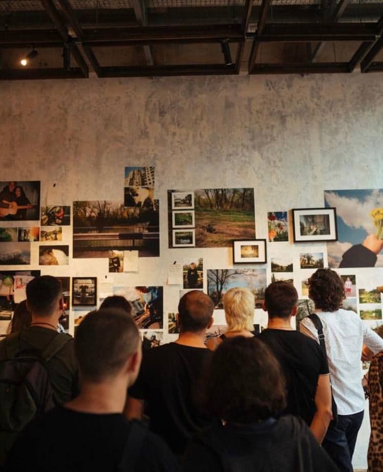 Behind Blue Eyes діти фото