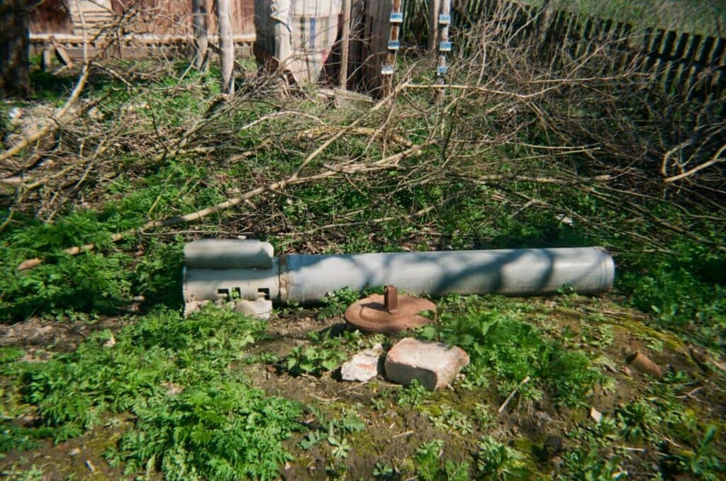 Behind Blue Eyes діти фото