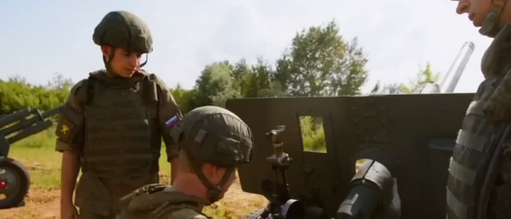 В Міськраді заявили, що маріупольських дітей у літніх таборах вчать стріляти та вбивати