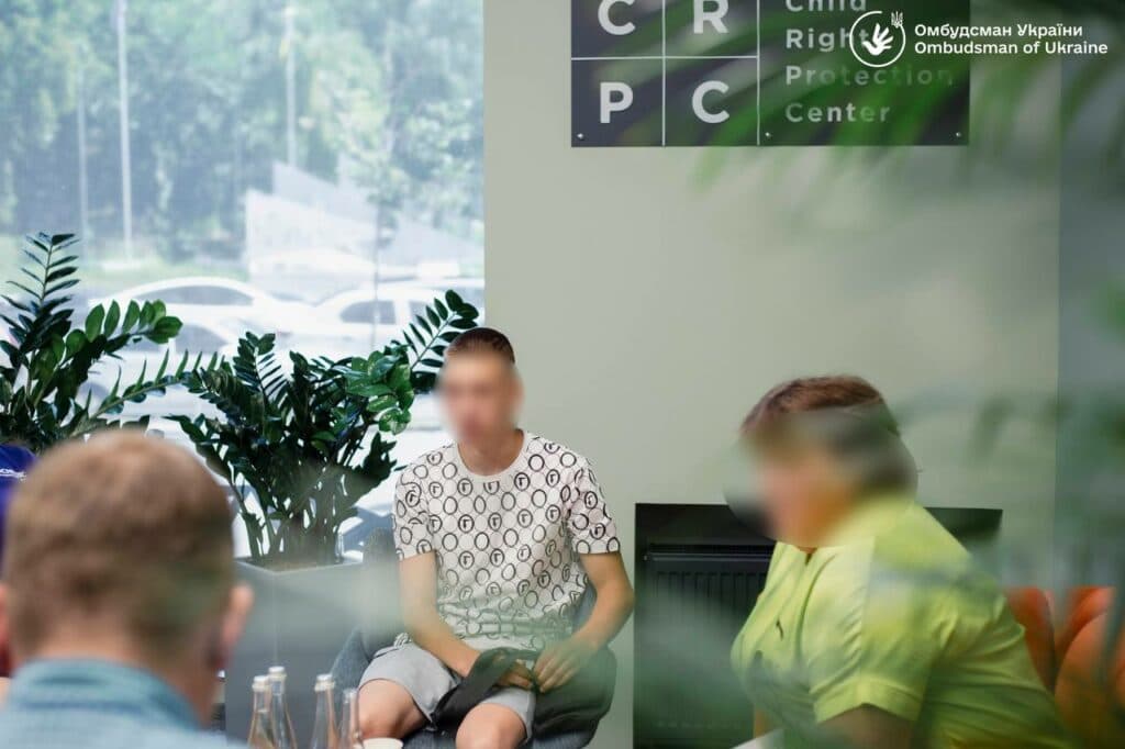 Ще 12 українських дітей вдалося повернути з окупованих територій