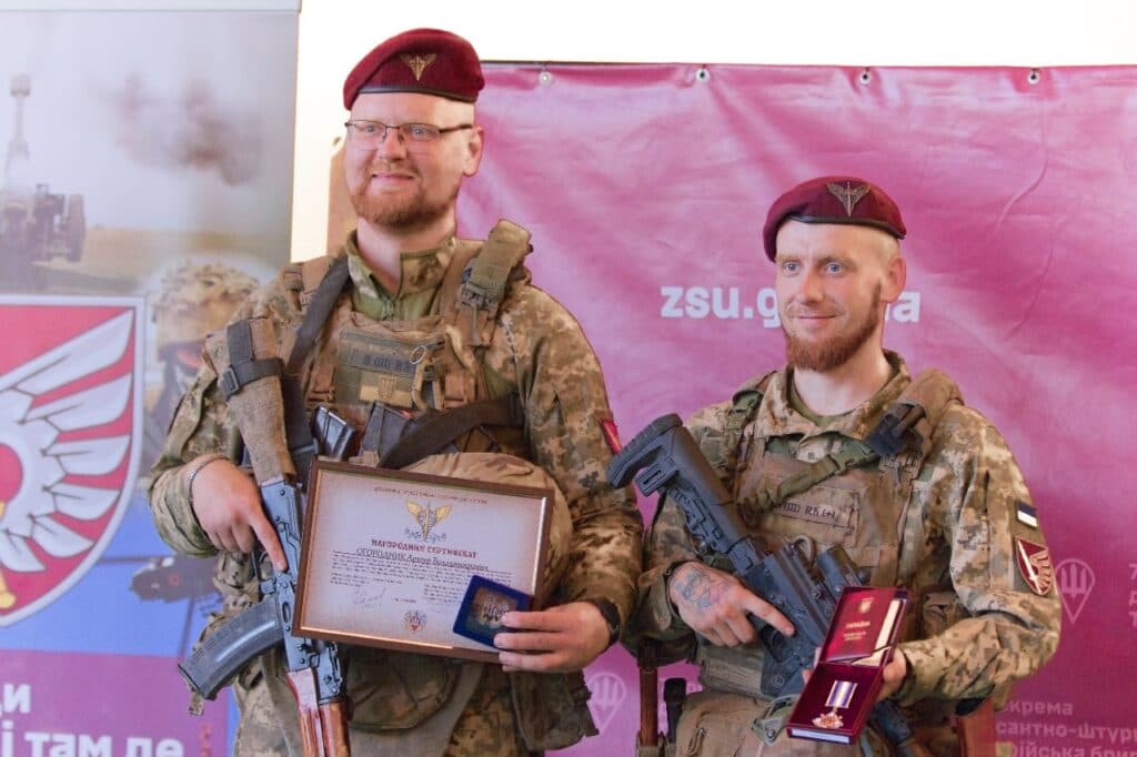 Командувач ДШВ ЗСУ відвідав на Донеччині бійців 79-ої бригади (фото)