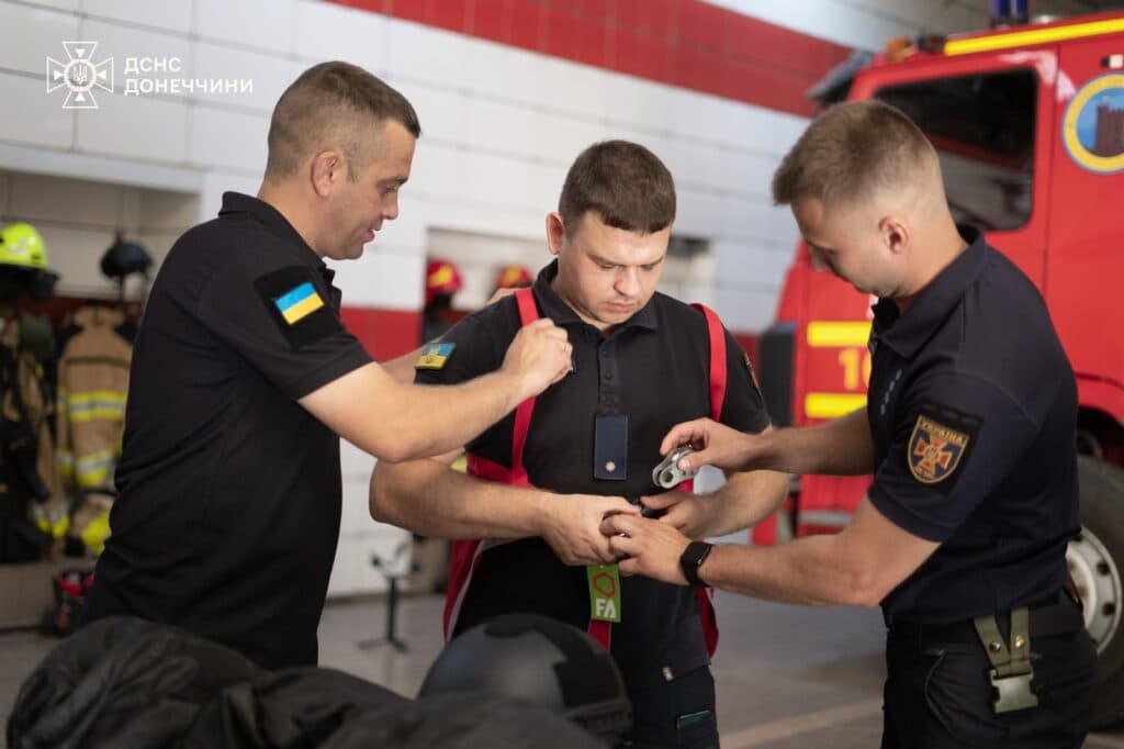 Безпечні громади: "Нова Дружківка" передала рятувальникам Донеччини благодійну допомогу (фото)