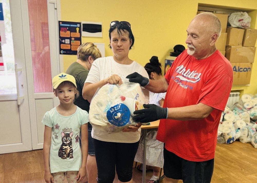 60 матусь Покровська, які самостійно виховують дитину, отримали гігієнічні набори від благодійників