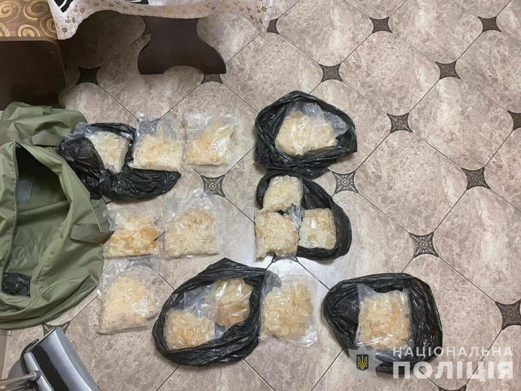 Нацполіція ліквідувала наймасштабнішу мережу наркодилерів, яка діяла у 9 регіонах України включно з Донеччиною (фото)