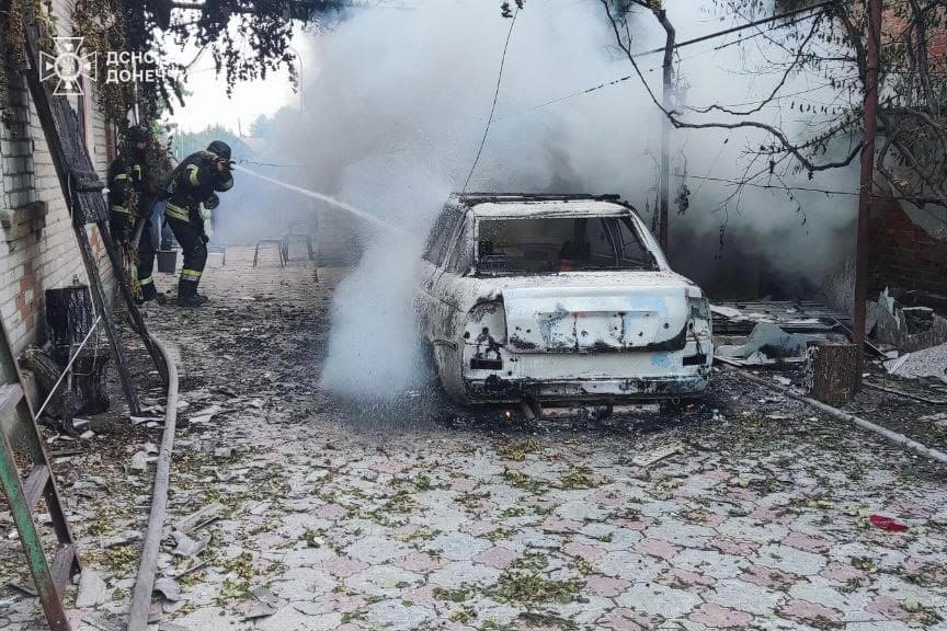 2 загиблих та 16 поранених людей внаслідок обстрілу Мирнограда та Райгородку (фото)