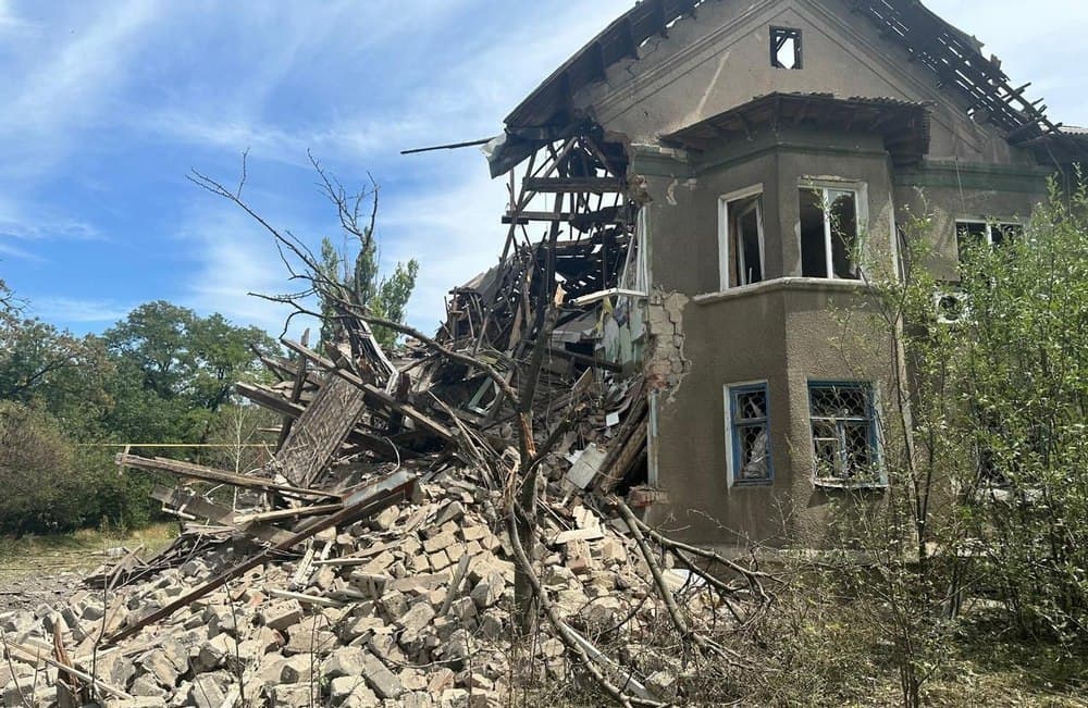 Поліцейські зафіксували 2595 ворожих ударів по Донеччині, є жертви