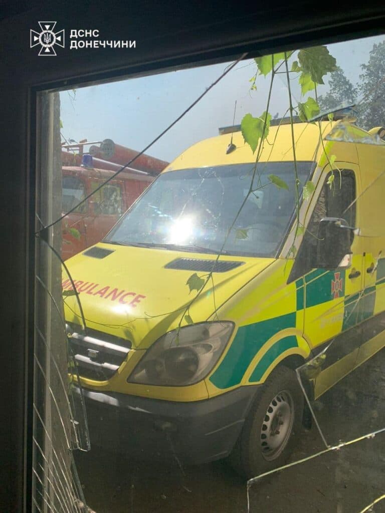 У Дружківці ворожим обстрілом було пошкоджено — рятувальну частину (фото)