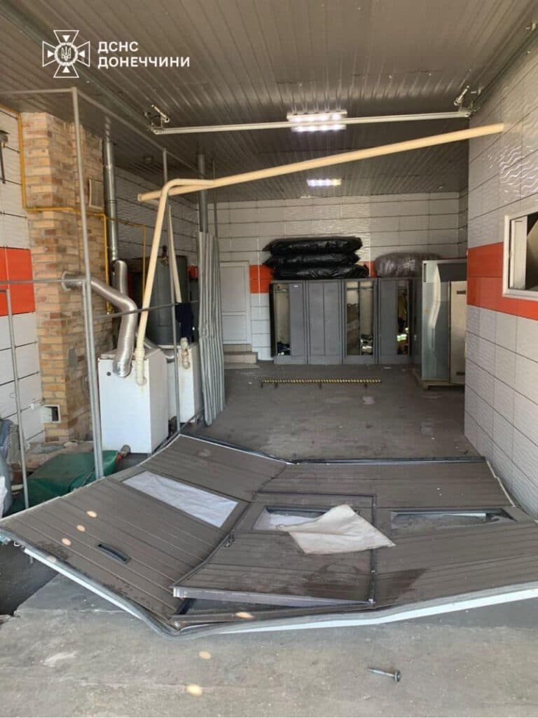 У Дружківці ворожим обстрілом було пошкоджено — рятувальну частину (фото)