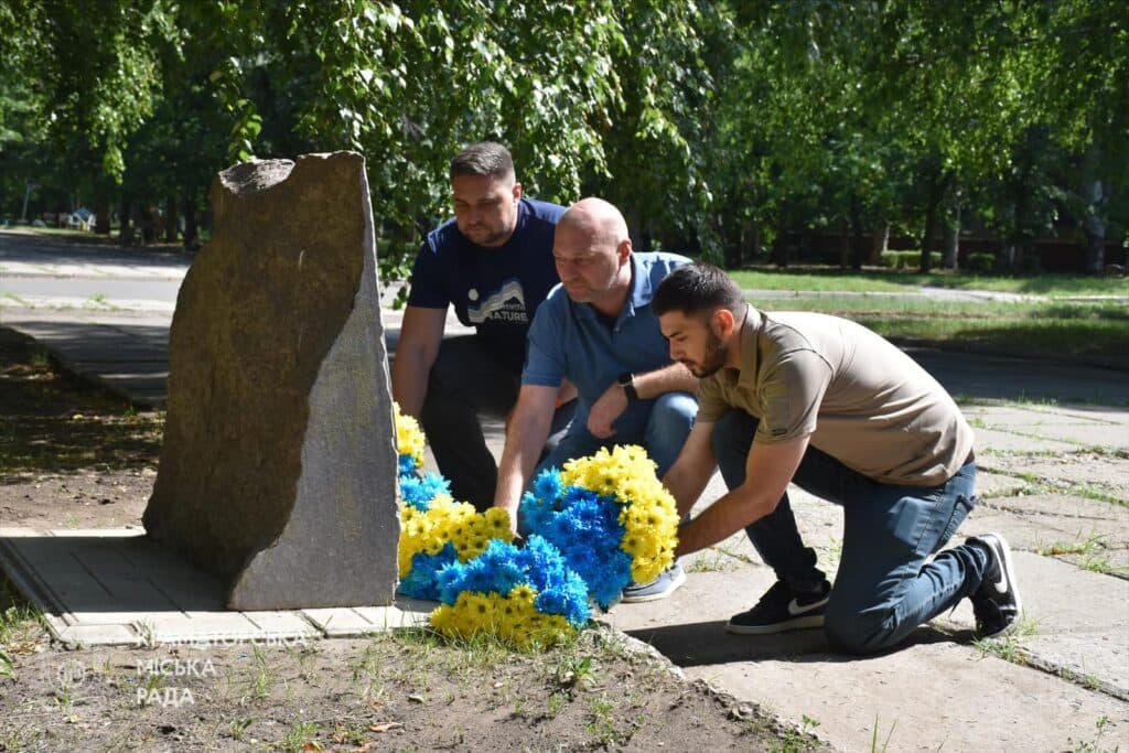 У Краматорську вшанували пам'ять захисників, які звільнили місто у 2014 році