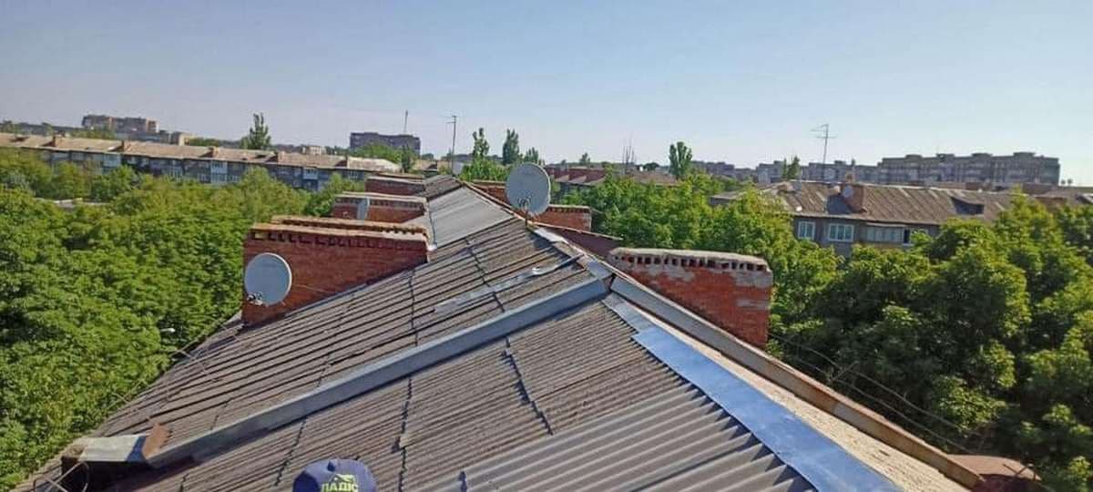 У Краматорську відновлюють багатоповерхівки, які постраждали від ворожих обстрілів (фото)