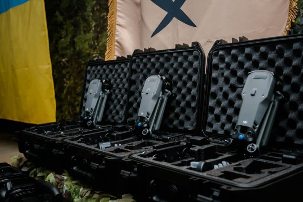 Луганщина передала 14 безпілотників та потужні павербанки військовослужбовцям 18 Слов’янської бригади (фото)