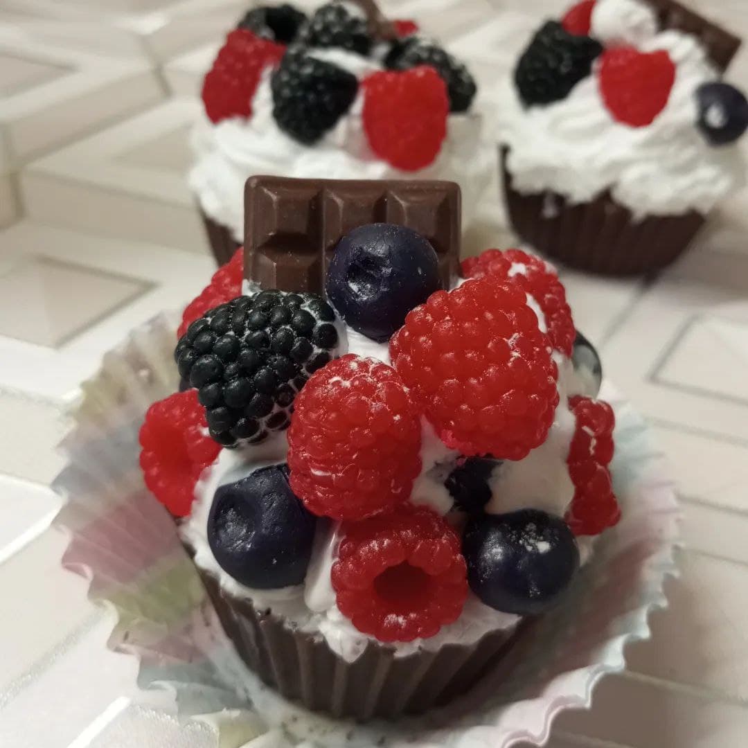 Переселенка з Маріуполя виготовляє крафтову косметику "Happy Bubble" (фото)