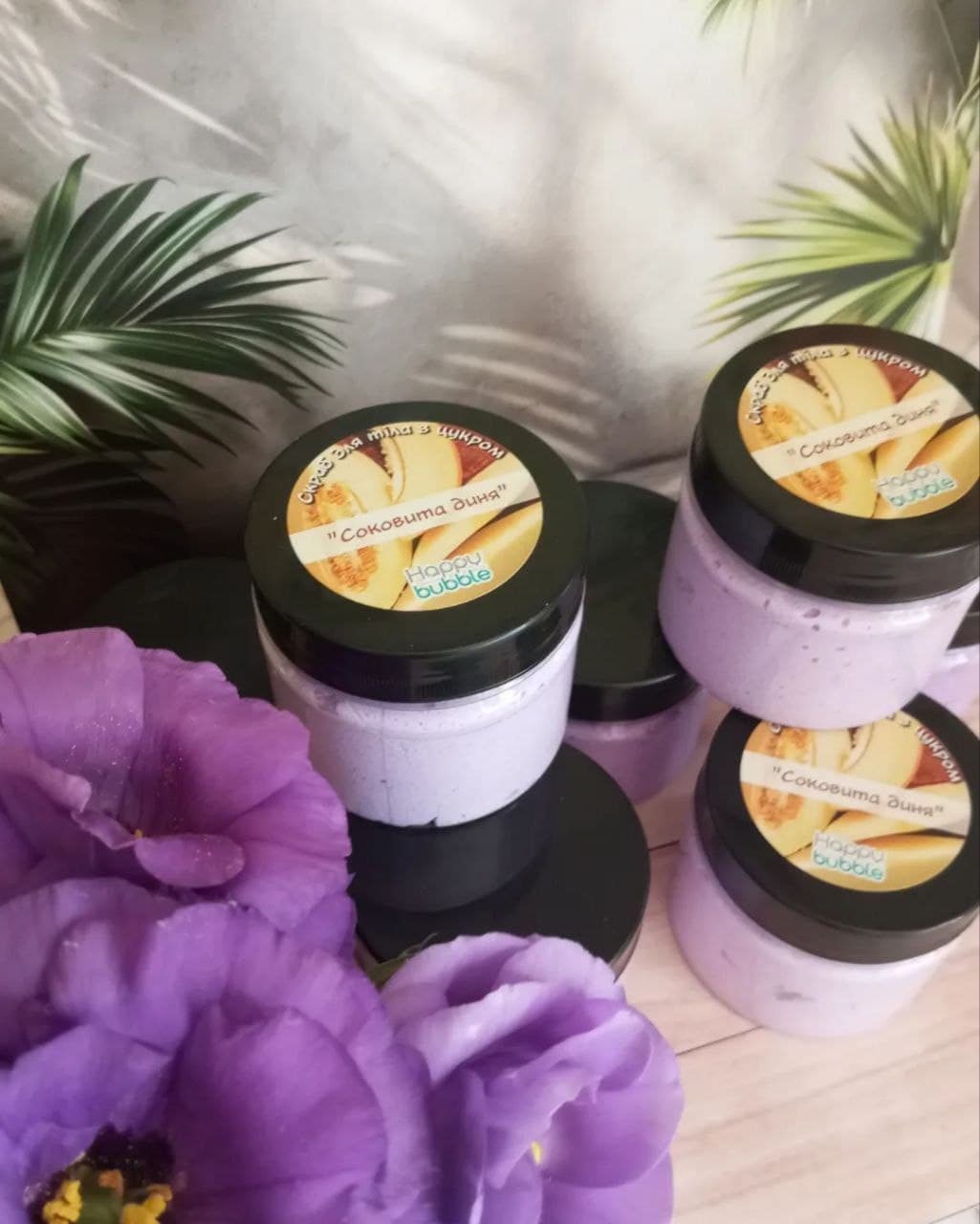 Переселенка з Маріуполя виготовляє крафтову косметику "Happy Bubble" (фото)