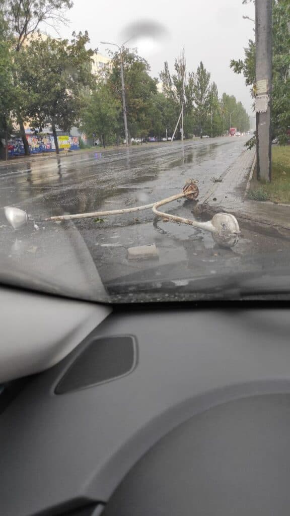 Затоплені квартири та пожежі — наслідки шторму у окупованому Маріуполі (фото, відео)